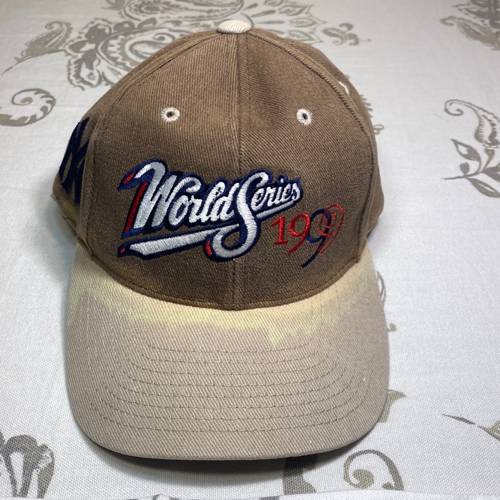 New York Yankees World Series 1999‎ Champion
Strap back cap vintage